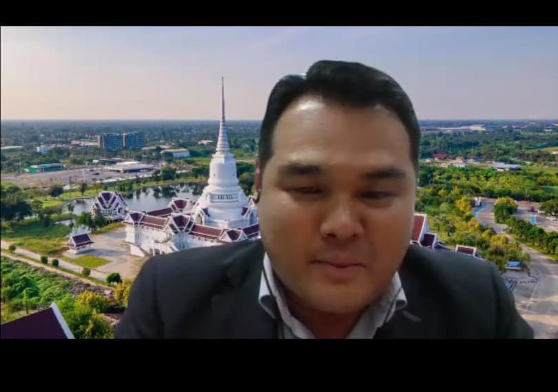 ประชุมกับคณะผู้บริหารและบุคลากรในการหาแนวทางการพัฒนาสมรรถนะด้านภาษาอังกฤษ